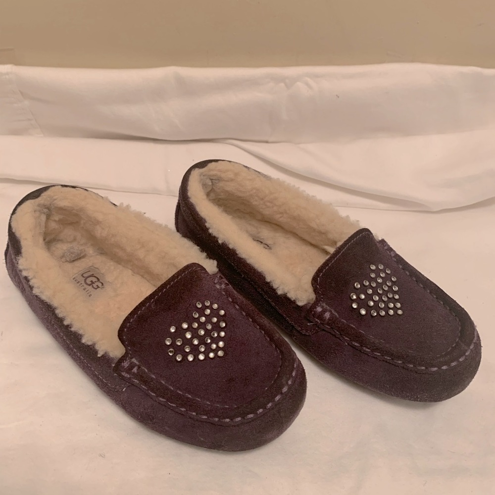 Kids Purple Heart Ugg Slippers - 3